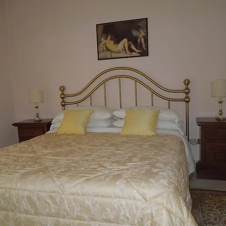 Regina Suite Naples