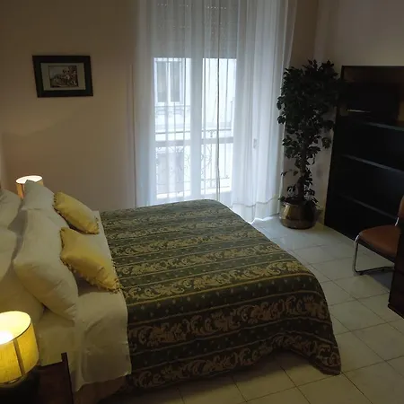 Regina Suite Pensión 3*