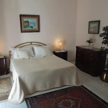Regina Suite
